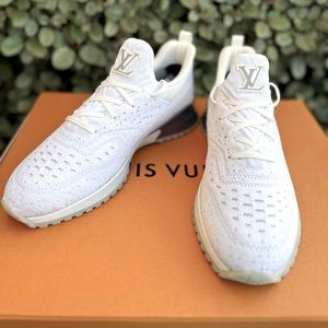 Men’s Louis Vuitton White Sneaker LV Size 9
